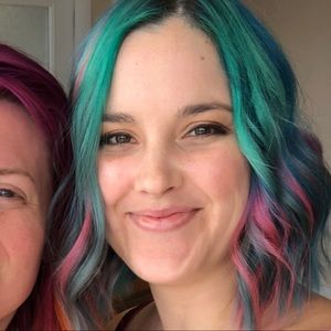 Meet your Posher, Leah